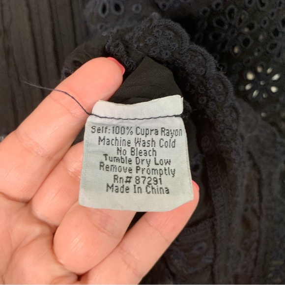 Johnny Was Womens black floral eyelet 3/4 sleeve button front Blouse S - Picture 7 of 8